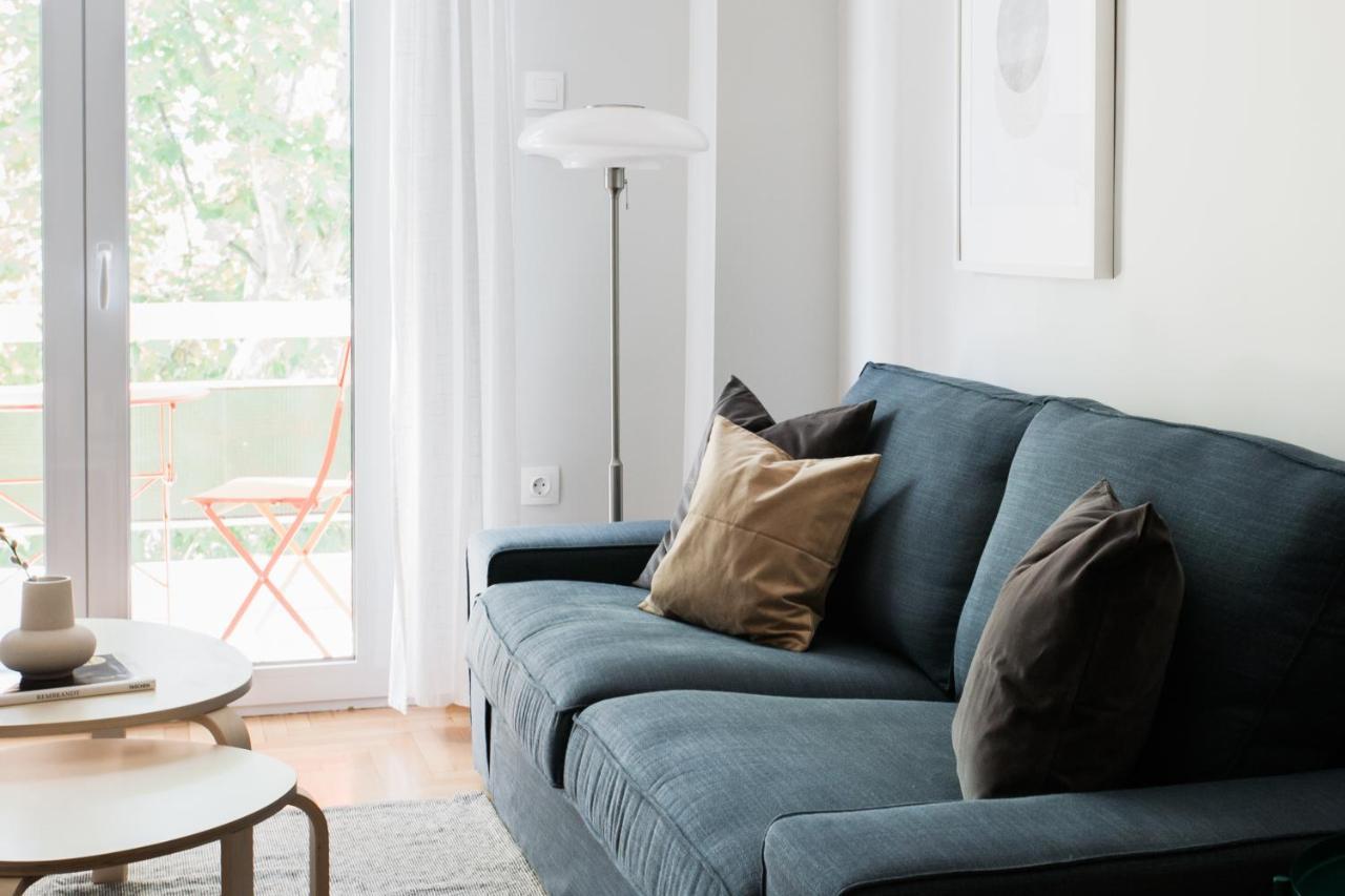אתונה Absolute 2Br Apartment Near Emst Museum By Upstreet מראה חיצוני תמונה