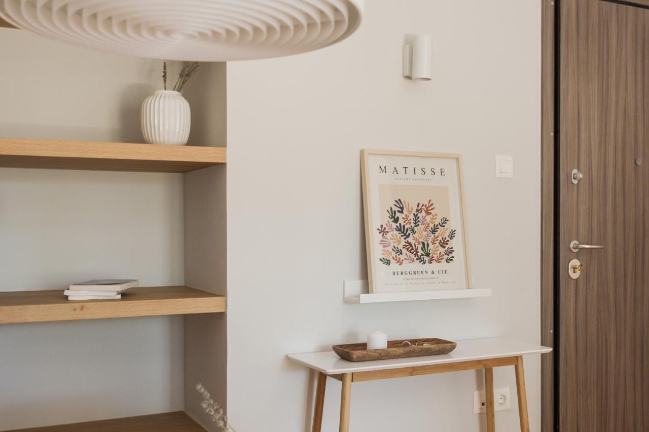 אתונה Absolute 2Br Apartment Near Emst Museum By Upstreet מראה חיצוני תמונה